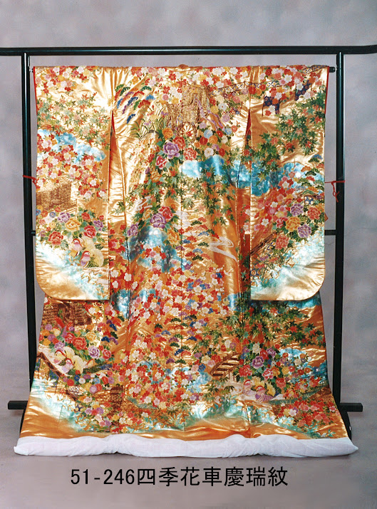 51-246　（四季花車慶瑞紋）